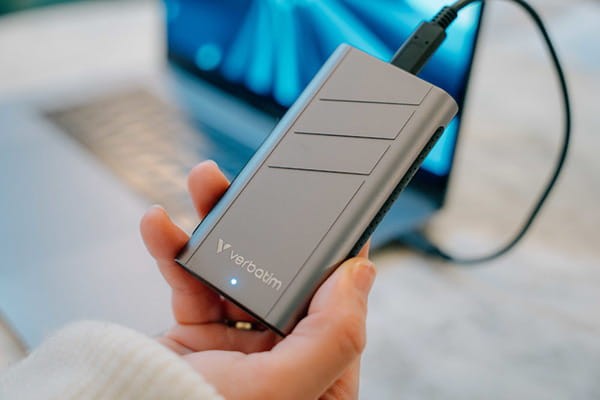 SSD Zewnętrzny Verbatim TurboMetal SSD, 32022, 2000GB, Nero Backup, Srebrny, w zestawie kabel USB-C 20 cm, M.2, USB C-2 950 