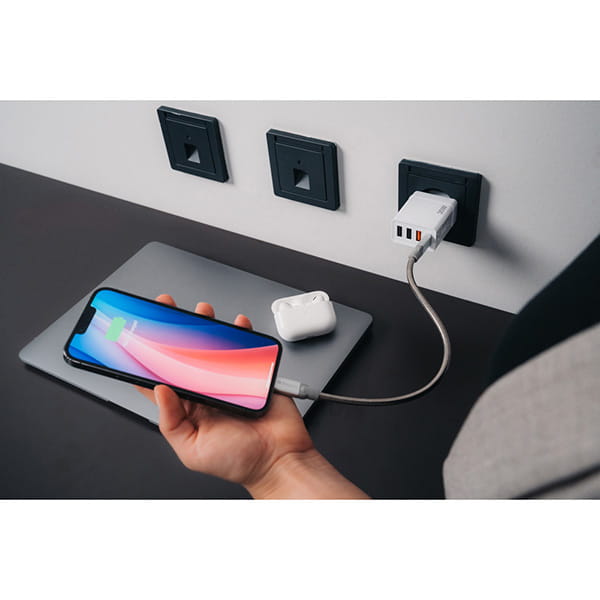 Verbatim Zasilacz / sieciowy adapter 30W, 4-portowy, 1x USB-C, 3x USB-A-4 1199 